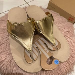NWT FitFlop “Esther floret” in Platino sz 11